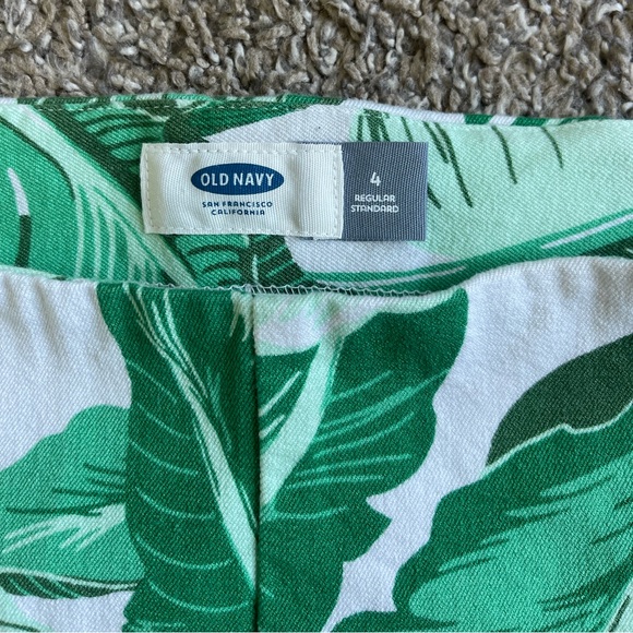 Old navy shorts - Picture 3 of 3